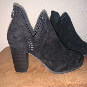 Refresh Laser Cut Black Faux Suede Ankle Booties Size 8 1/2